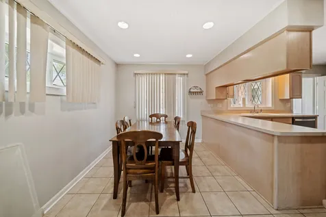 2607 Mayfair Avenue Westchester IL 60154