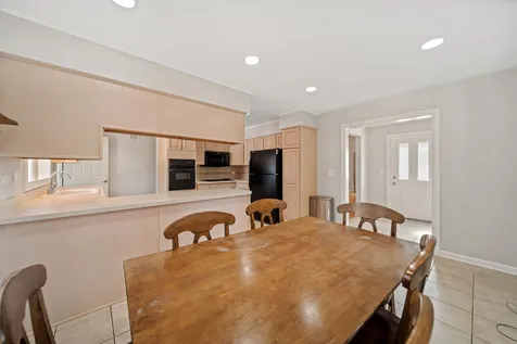 2607 Mayfair Avenue Westchester IL 60154