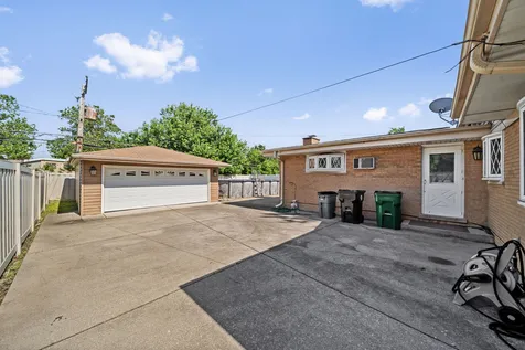 2607 Mayfair Avenue Westchester IL 60154