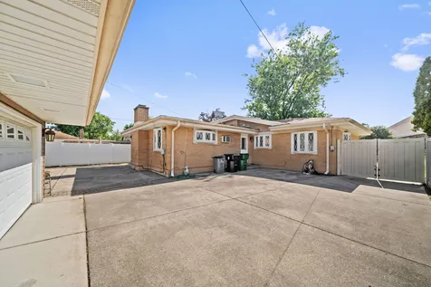 2607 Mayfair Avenue Westchester IL 60154