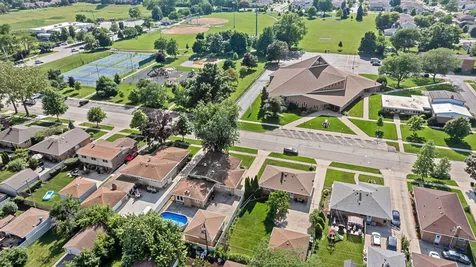2607 Mayfair Avenue Westchester IL 60154