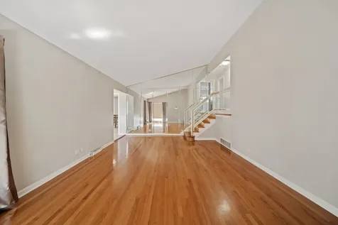 2607 Mayfair Avenue Westchester IL 60154
