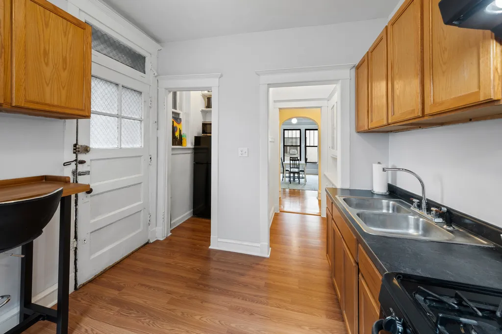 5522 South Cornell Avenue Chicago IL 60637