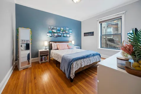 5522 South Cornell Avenue Chicago IL 60637