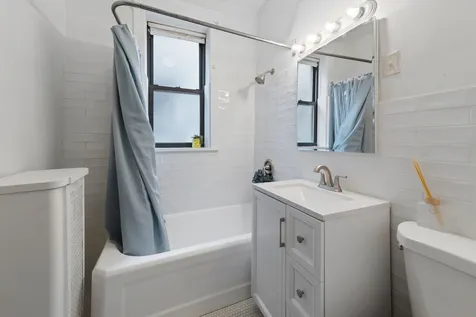 5522 South Cornell Avenue Chicago IL 60637