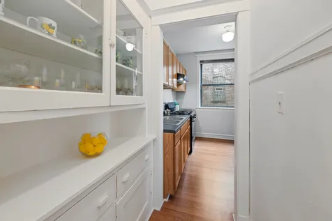 5522 South Cornell Avenue Chicago IL 60637