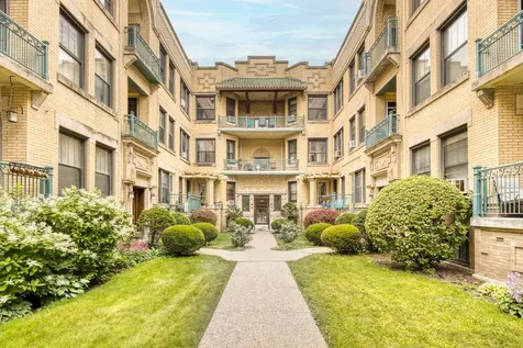 5522 South Cornell Avenue Chicago IL 60637