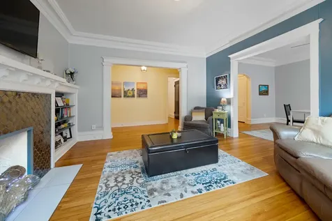 5522 South Cornell Avenue Chicago IL 60637