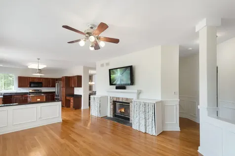 280 Pembrook Lane Mundelein IL 60060