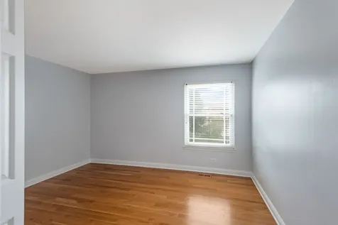 280 Pembrook Lane Mundelein IL 60060