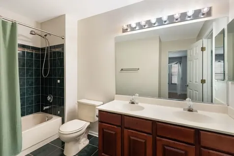 280 Pembrook Lane Mundelein IL 60060