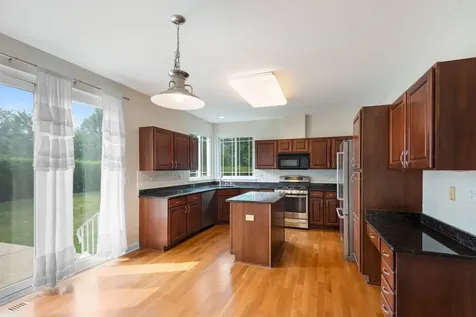 280 Pembrook Lane Mundelein IL 60060