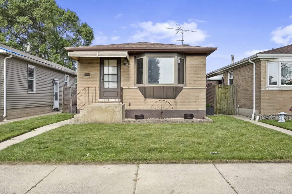12723 South Marquette Avenue Chicago IL 60633
