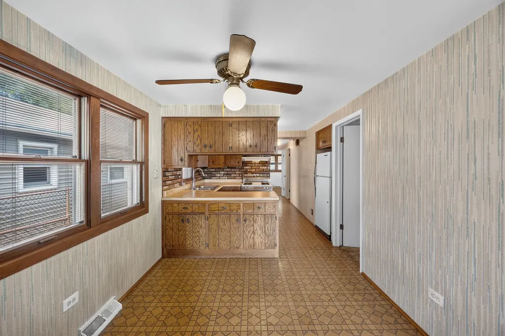 12723 South Marquette Avenue Chicago IL 60633
