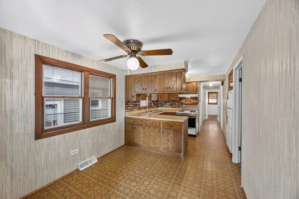 12723 South Marquette Avenue Chicago IL 60633