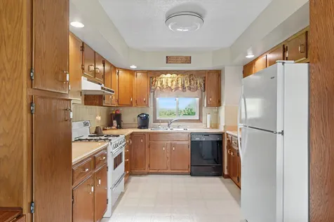 101 Lakeview Drive Gibson City IL 60936