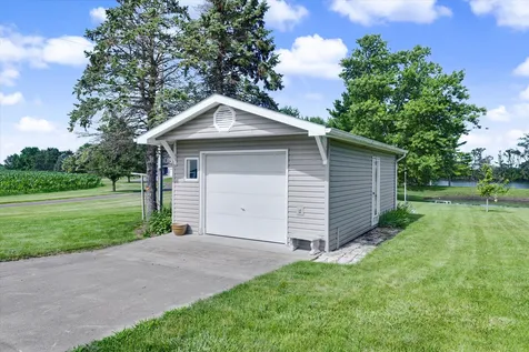 101 Lakeview Drive Gibson City IL 60936