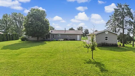 101 Lakeview Drive Gibson City IL 60936