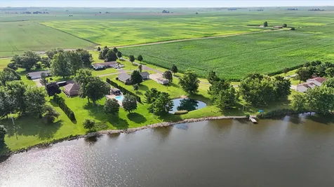101 Lakeview Drive Gibson City IL 60936