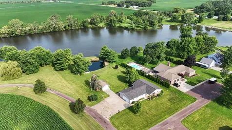 101 Lakeview Drive Gibson City IL 60936