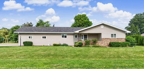 101 Lakeview Drive Gibson City IL 60936