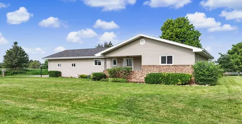 101 Lakeview Drive Gibson City IL 60936