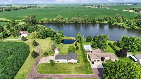 101 Lakeview Drive Gibson City IL 60936