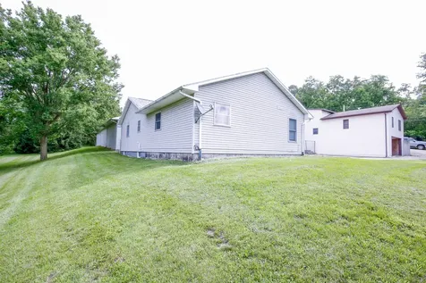 910 Stony Point Road Dixon IL 61021