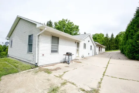 910 Stony Point Road Dixon IL 61021