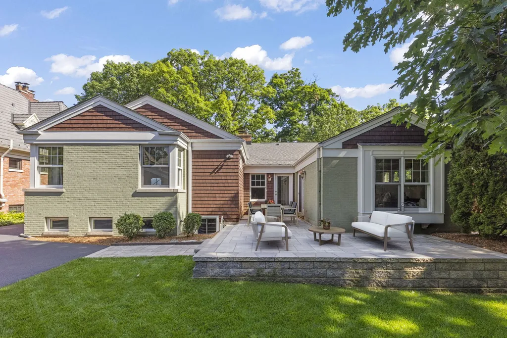 848 Woodland Drive Glen Ellyn IL 60137