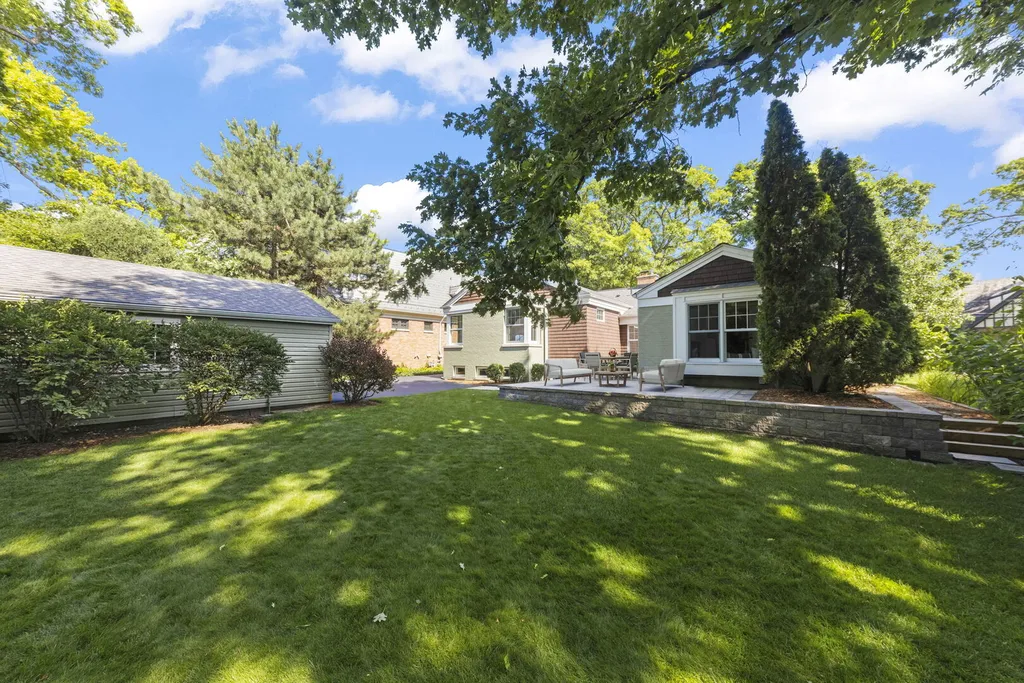 848 Woodland Drive Glen Ellyn IL 60137