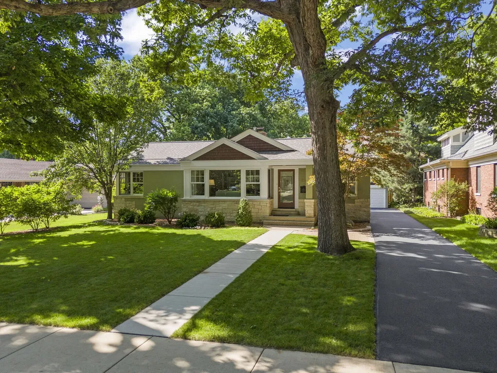 848 Woodland Drive Glen Ellyn IL 60137