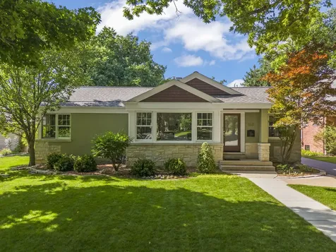 848 Woodland Drive Glen Ellyn IL 60137