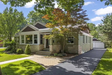 848 Woodland Drive Glen Ellyn IL 60137