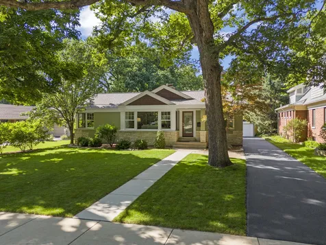 848 Woodland Drive Glen Ellyn IL 60137