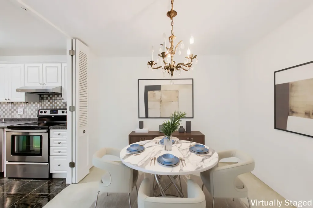 1555 North Sandburg Terrace Chicago IL 60610