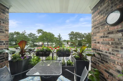 1627 North Windsor Drive Arlington Heights IL 60004