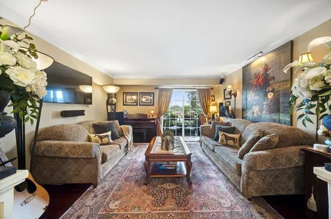 1627 North Windsor Drive Arlington Heights IL 60004