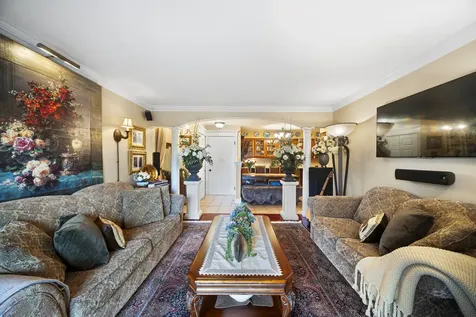 1627 North Windsor Drive Arlington Heights IL 60004