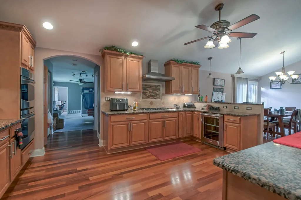 1605 South Regan Road New Lenox IL 60451