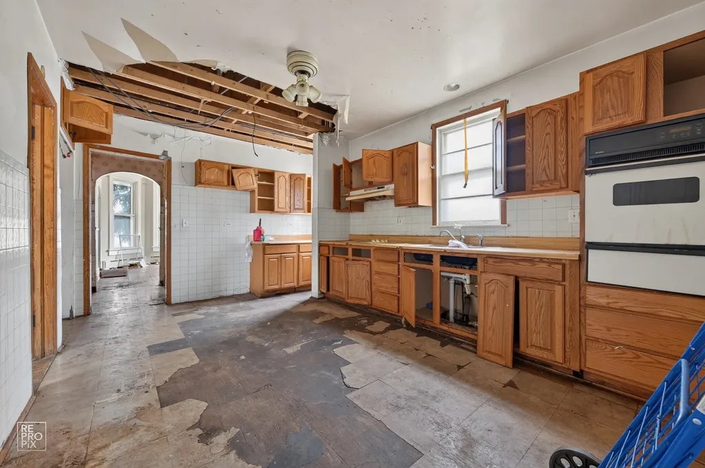 928 North Parkside Avenue Chicago IL 60651