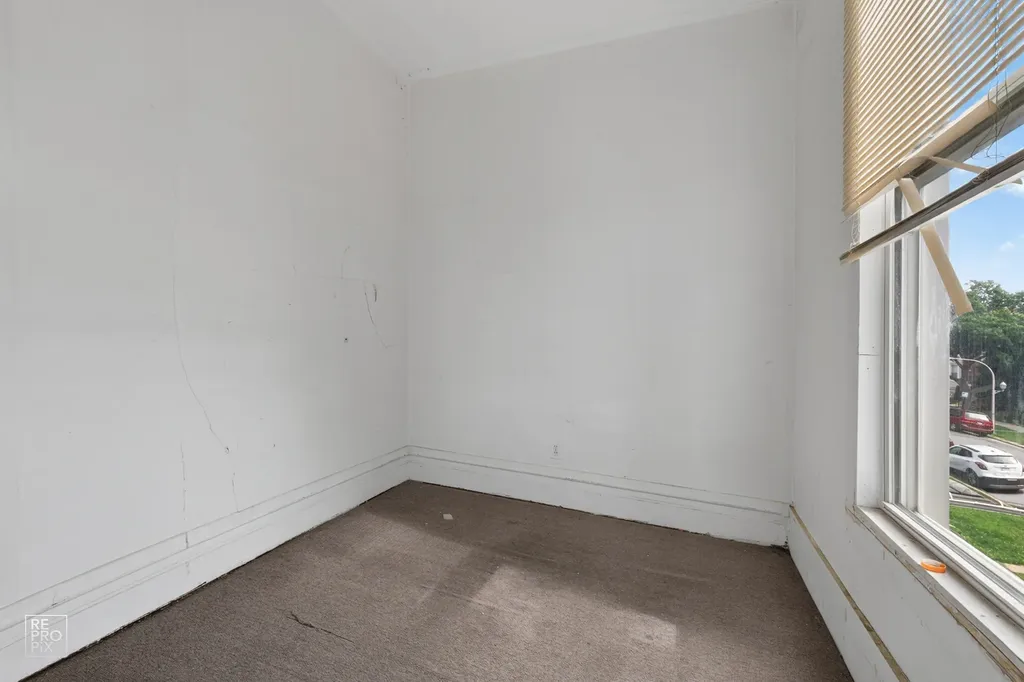 928 North Parkside Avenue Chicago IL 60651