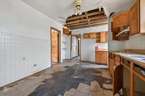 928 North Parkside Avenue Chicago IL 60651