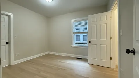 5821 West Gunnison Street Chicago IL 60630