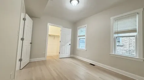 5821 West Gunnison Street Chicago IL 60630