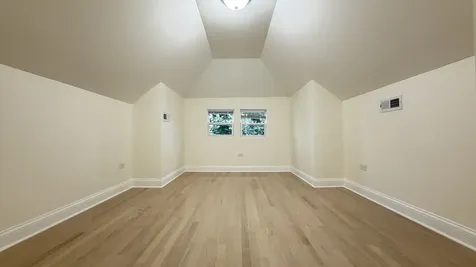 5821 West Gunnison Street Chicago IL 60630