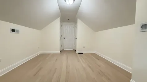 5821 West Gunnison Street Chicago IL 60630