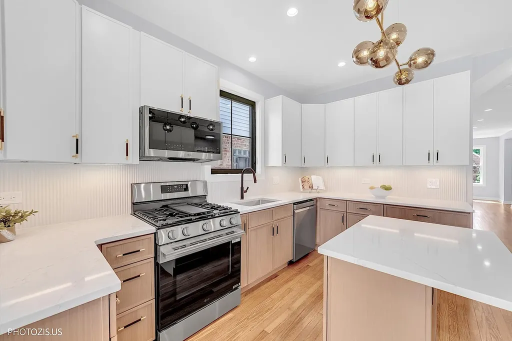 3625 North Nora Avenue Chicago IL 60634