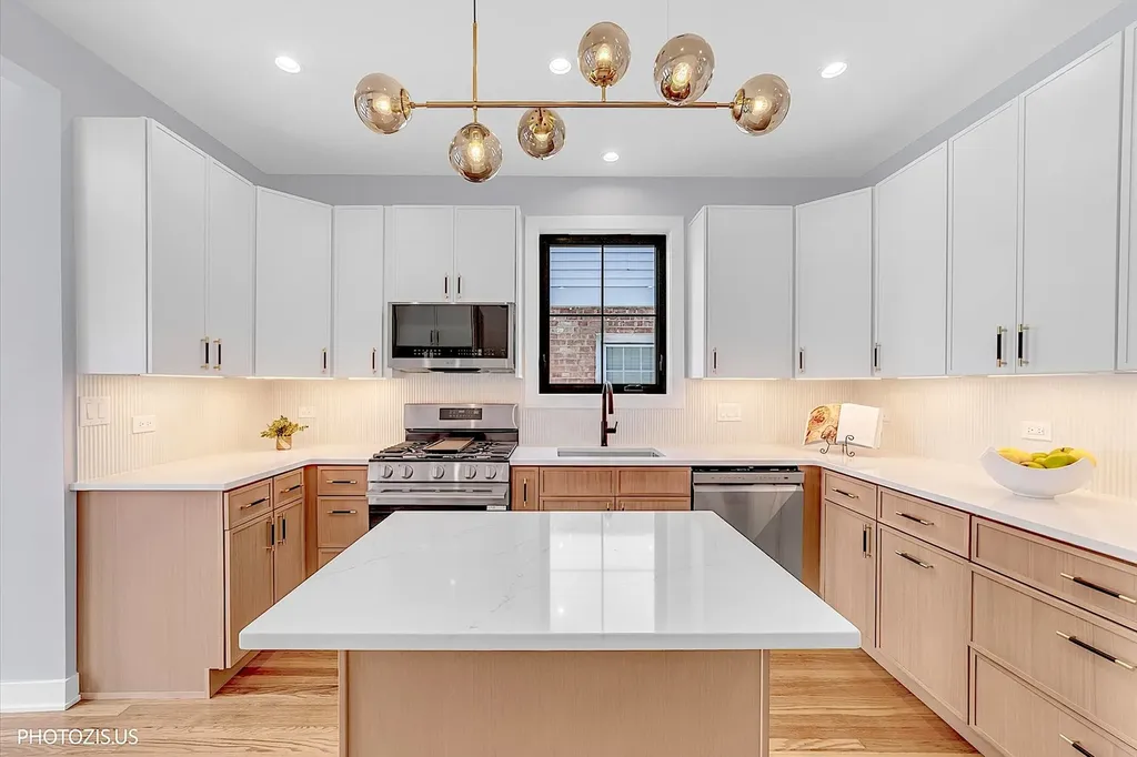 3625 North Nora Avenue Chicago IL 60634