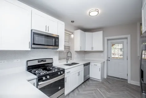 2648 West Lunt Avenue Chicago IL 60645